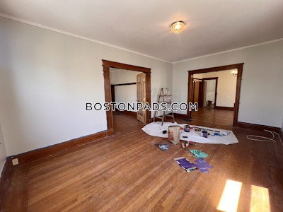 Somerville **Spacious 6-Bedroom Apartment available NOW on Westminster St in Somerville!!  Tufts - $5,950