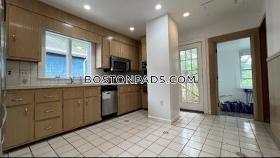 Somerville 5 Beds 1 Bath  Tufts - $6,500