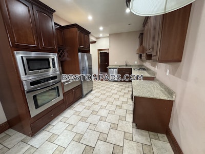 Brookline 4 Beds 2 Baths  Cleveland Circle - $5,550 No Fee