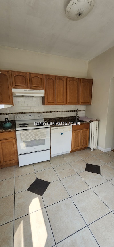 Brookline 1 Bed 1 Bath  Boston University - $3,450