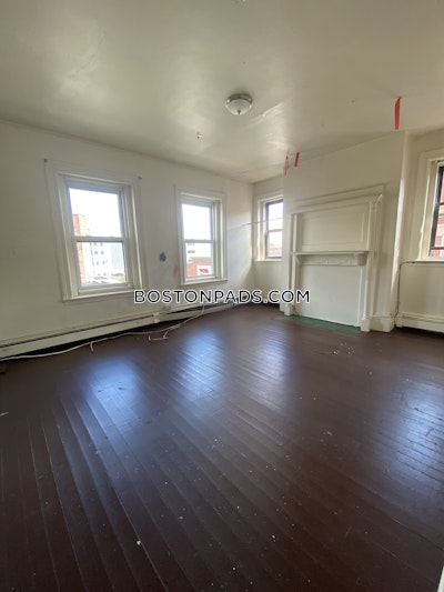 Allston 5 Beds 1 Bath Boston - $5,600